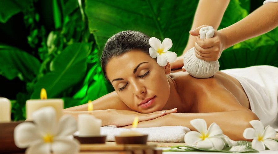 Back rub massage at a spa